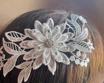 White Wedding Hair Comb, Bridal Lace Hair Comb, Lace with Rhinestones Hair Piece, Bridal Headpiece, Hair Comb Wedding, Bride Hair Accessory