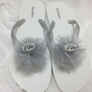 Ich Braut Flip Flops, Silber Blume Flip Flops, Silber Hochzeit Flip Flops, Strand Hochzeit silberne Sandalen Silber.