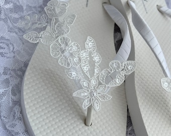 Chanclas de novia de encaje blanco, perlas y lentejuelas, sandalias de boda