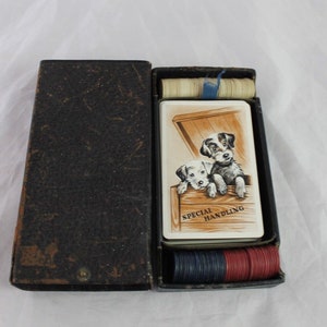 Jeu de cartes à jouer vintage, jetons de poker, jeu de chiots terrier, jeu de boîte d'origine avec pont antique