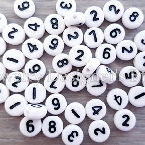 7mm Cuentas de número blanco Cuentas de acrílico de cuentas numéricas Joyería personalizada para fecha de aniversario de cumpleaños personalizada Collares de pulsera Llavero