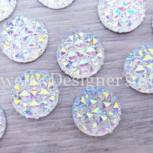 Cabochon en résine géométrique opale 12mm - Embellissement en faux cristal - Aurora Borealis arc-en-ciel iridescent - Base plate en argent - Pas de trous de forage