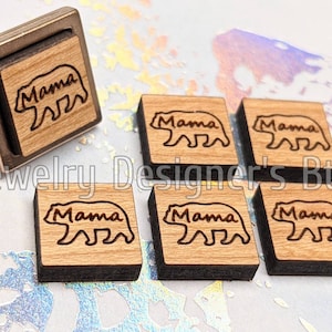 10mm Mama Bear Cabochon - Adornos de madera grabados en profundidad - Cerezo, Nogal, Abedul - Barniz semimate