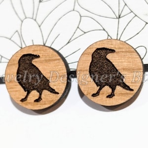 12 mm raaf gegraveerde houten cabochons - dierlijke houten versieringen - kersenhout, walnoot, berken, kleur pluk - semi-matte vernis