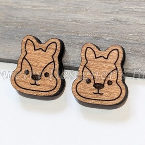 Cabochons en bois gravés d'écureuils 12 mm - embellissements d'animaux en bois - cerisier noyer bouleau, choix de la couleur - vernis semi-mat