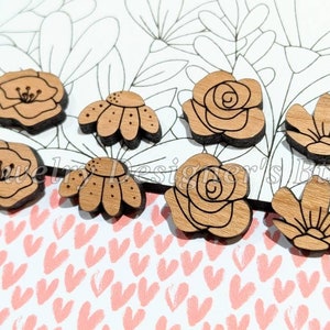 Cabochons en bois gravé floral 12mm - Noyer Bouleau Cerisier, Couleur Pick - Vernis Semi-Mat