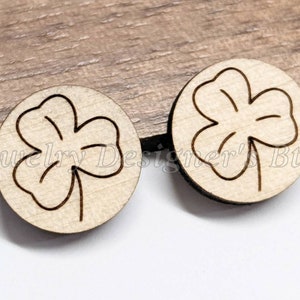 Cabujones de madera grabados de trébol de 12 mm - Adornos de madera de 3 hojas - Para pendientes de tachuelas de bricolaje - Diferentes opciones de materiales