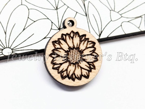 15mm Sunflower Engraved Wood Charms Real Wood Veneer Semi-Matte  Varnished