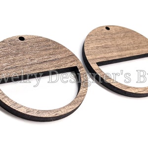 Découpes en bois de macramé - Bague pour bijoux en bois - Pendentif à breloques évidée en placage de noyer - 37,5 mm de diamètre - Vernis semi-mat
