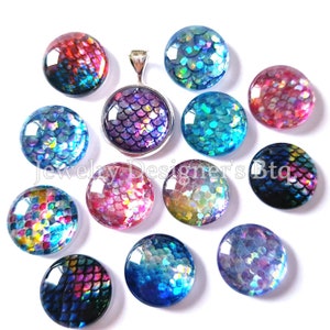Cabochons en verre de sirène de 12 mm - Écailles de poisson irisées holographiques scintillantes - Dômes flash brillants clairs - Pack de couleurs assorties