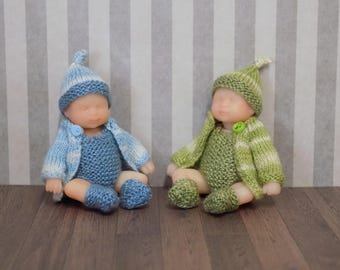 1:12 pdf-breipatroon 4-delig vest en romper voor pasgeboren baby van het poppenhuis door Angela Turner