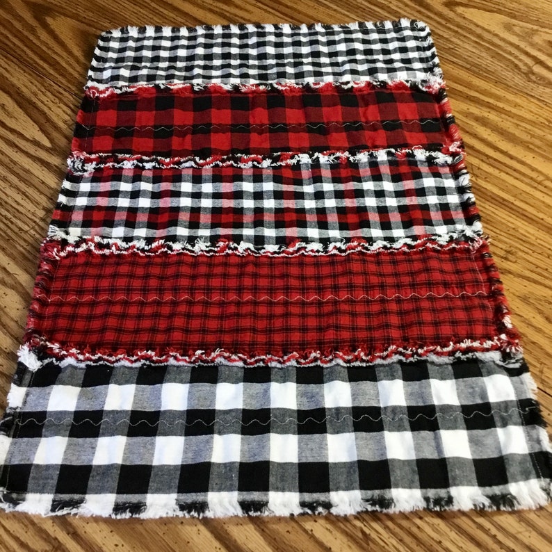 Small Quilted Table Runner Farmhouse Table Mat Primitive Etsy