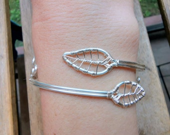 Leaf bracelet