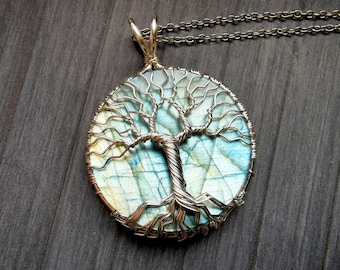 Tree pendant with a labradorite gemstone