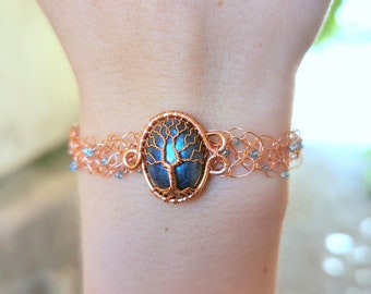 Wire crochet tree bracelet with a labradorite gemstone