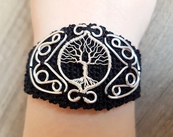 Crochet tree bracelet