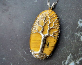 Tree pendant with a tiger's eye gemstone