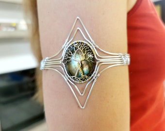 Fantasy inspired arm ring: The Two Trees