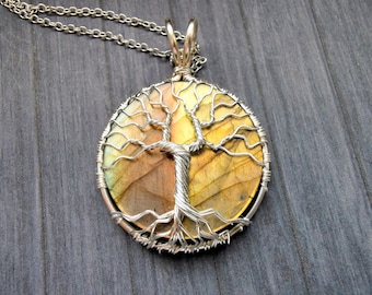 Tree pendant with a labradorite gemstone