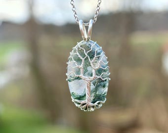 Tree pendant with a moss agate gemstone