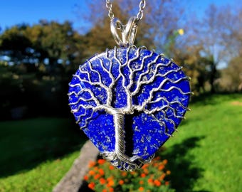 Boomhanger met lapis lazuli-edelsteen