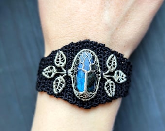 Crochet tree bracelet with a labradorite gemstone