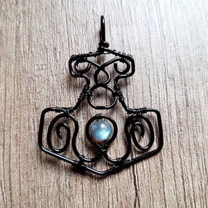 Mjölnir pendant