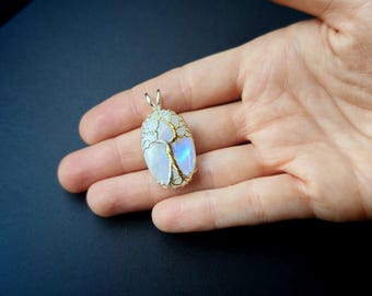 Fantasy inspired pendant: The Two Trees