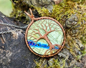 Tree pendant with a labradorite gemstone