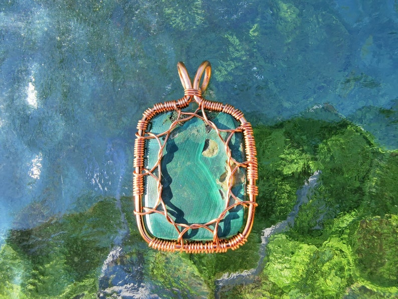 Tree pendant with a malachite gemstone