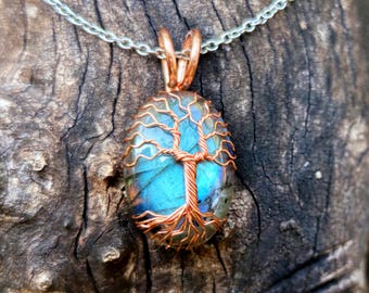 Tree pendant with a labradorite gemstone