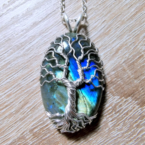 Tree pendant with a labradorite gemstone