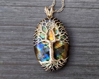 Tree pendant with a labradorite gemstone