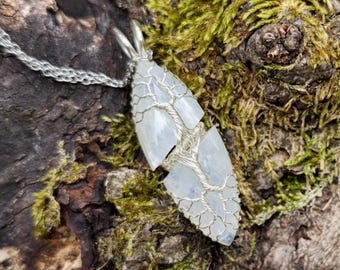 Tree pendant with a broken moonstone gemstone