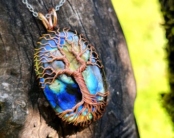 Tree pendant with a labradorite gemstone