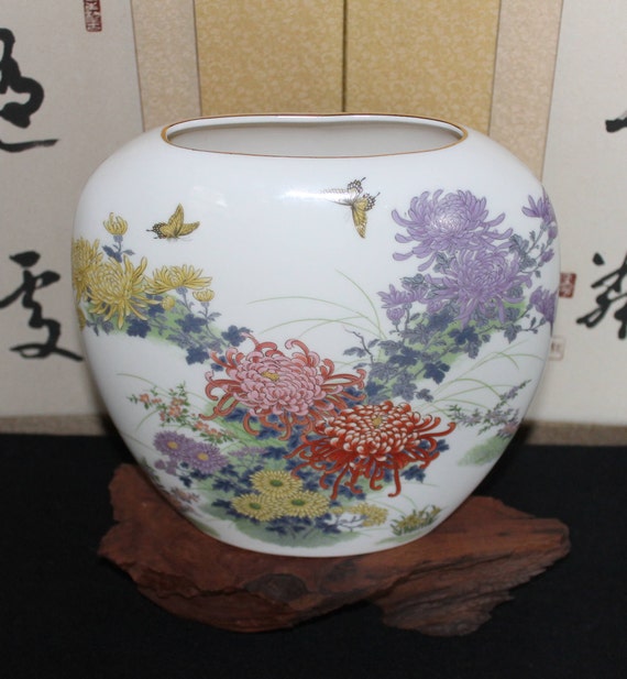 Japanese Vase Unique Shape Hand Painted with Golden Signature