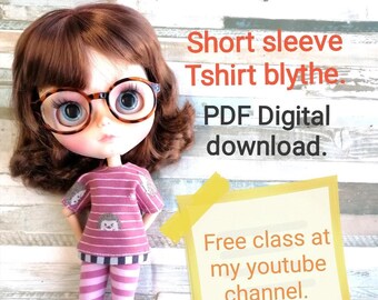 PDF Instant download Pattern to make a Tshirt for blythe doll. You will receive the pattern at and sewing class at my youtube channel.