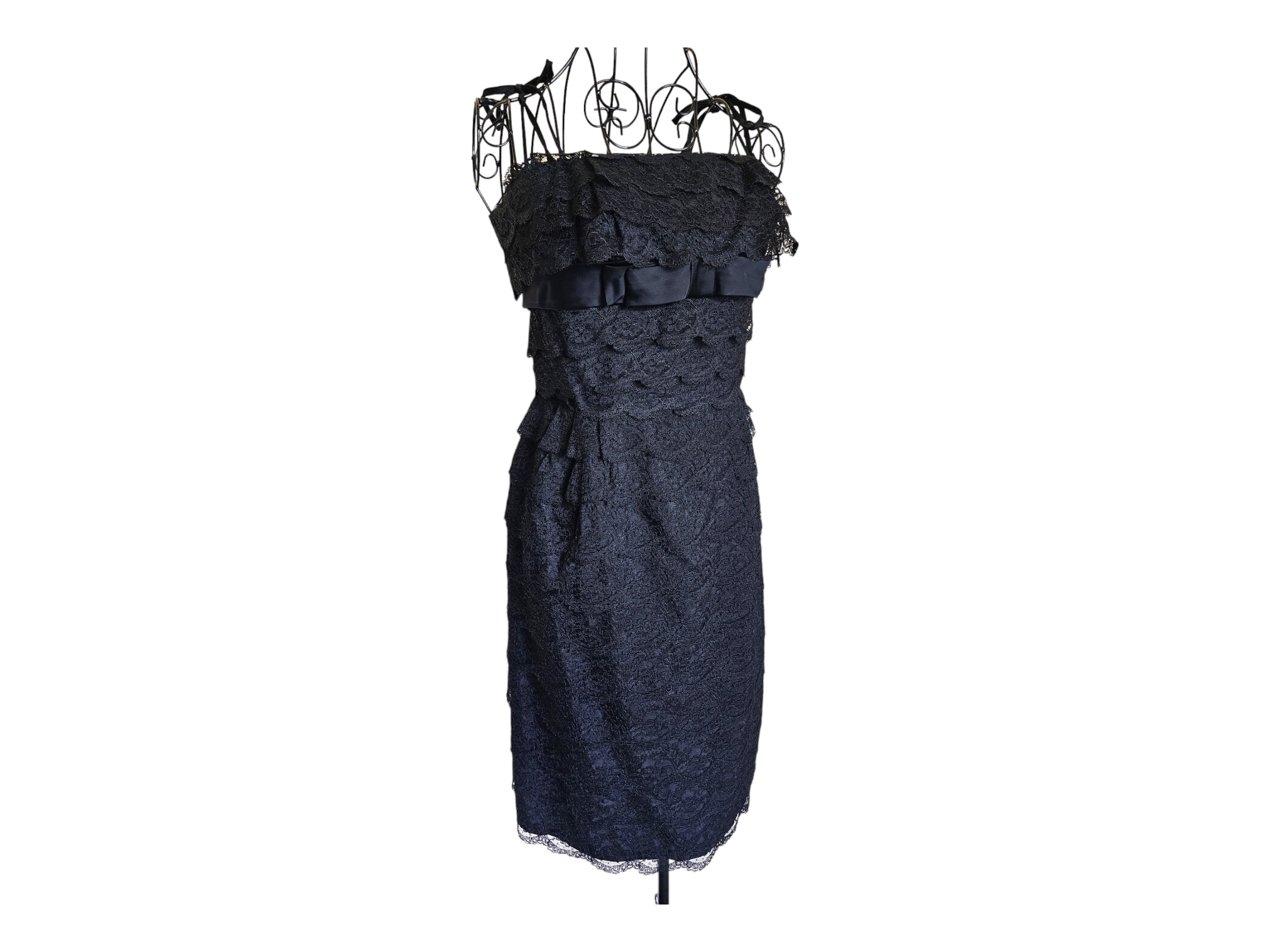 chinese dress ladies 50s/60s Black Cocktail Dress With Lace Bodice