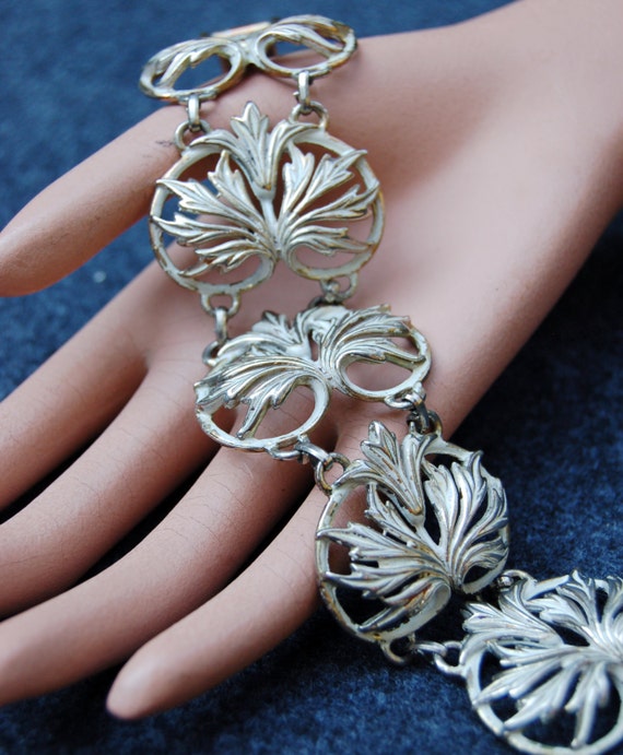 Vintage Karu Arke Silvertone Flower/Leaf Bracelet - image 1