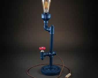 Robusta lampada a tubo in stile steampunk "industriale" con pesante base in ferro