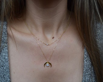 Collier demi-lune, pierre de lune, colliers superposés, croissant d’or, délicat, cadeau pour elle, minimaliste