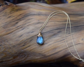 Aurora Borealis Necklace, Labradorite Jewelry, Wire Wrapped Necklaces, Gold Filled, Dainty Jewellery, Gift for Her