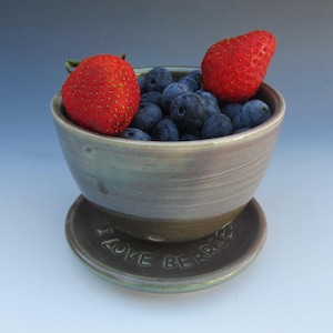 Green Stoneware Berry Bowl with Saucer