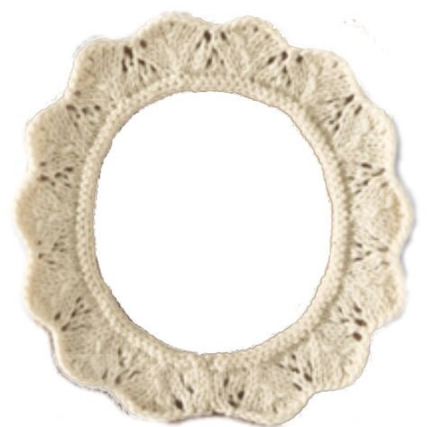 Vintage Knitting Pattern:  Scalloped Lace Photo / Picture Frame - Customizable Size