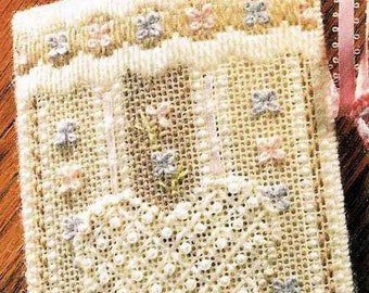 Vintage Plastic Canvas Pattern:  Beaded Heart Eyeglass Case