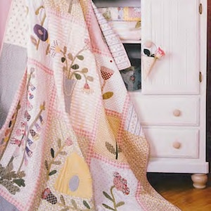 Vintage Quilting Pattern:  Heirloom Shabby Chic Country Garden Floral Patchwork and Applique Quilt