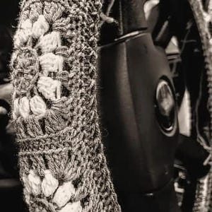 Vintage Crochet Pattern:  Daisy Steering Wheel Cover