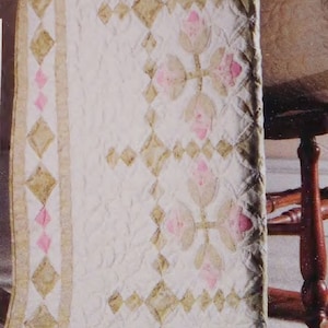 Vintage Quilting Pattern:  Heirloom Keepsake Tulips Baby Quilt