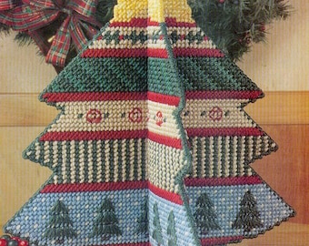 Vintage Plastic Canvas Pattern:  Folk Art Christmas Tree