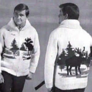 Vintage Knitting Pattern:  Northwoods Hunting Moose / Elk Cardigan Sweater (Men&#39;s Sizes 38, 40, 42, 44)